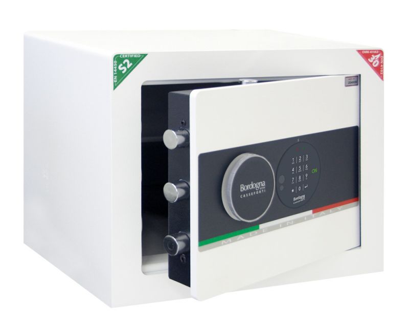 POSE COFFRE-FORT EN CORSE